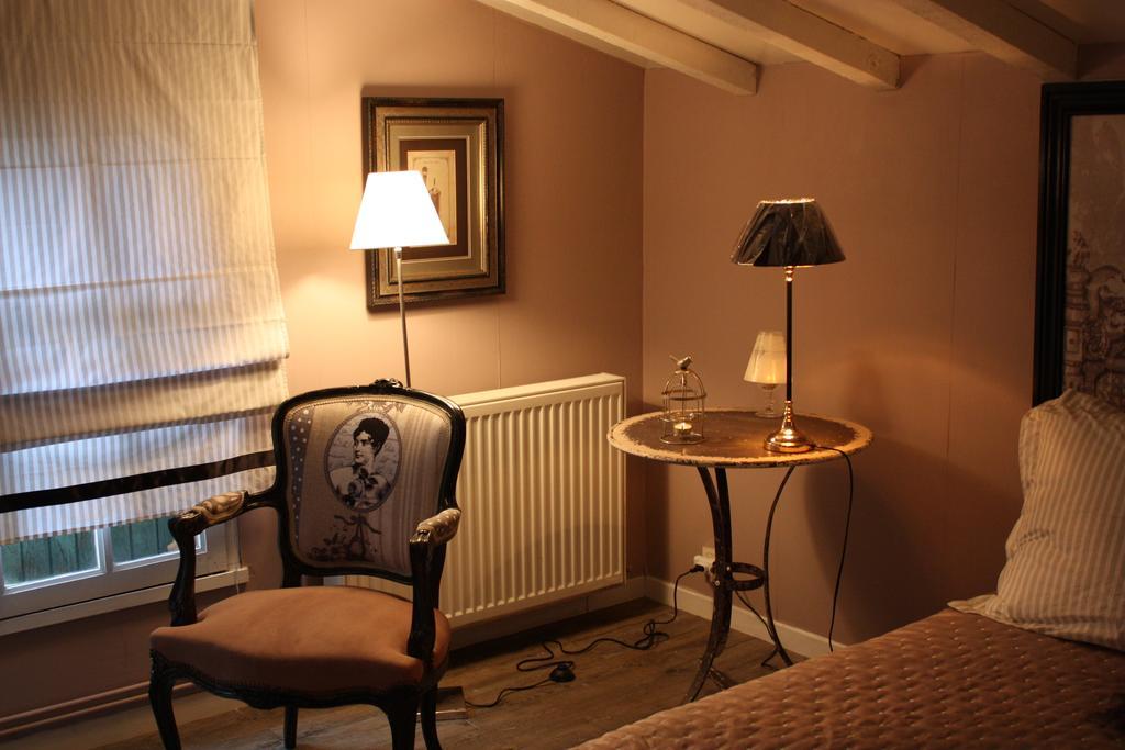 Le Domaine De La Lézardière B&B Espiet Habitación foto